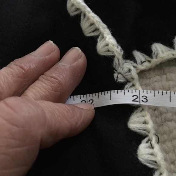 Commense Black and White Trim Sweatshirt - Picture 6 of 14